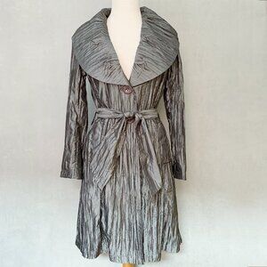 Bianca Nygard Petite | Silver Crinkle Trench Coat | Dramatic Collar | Size 6